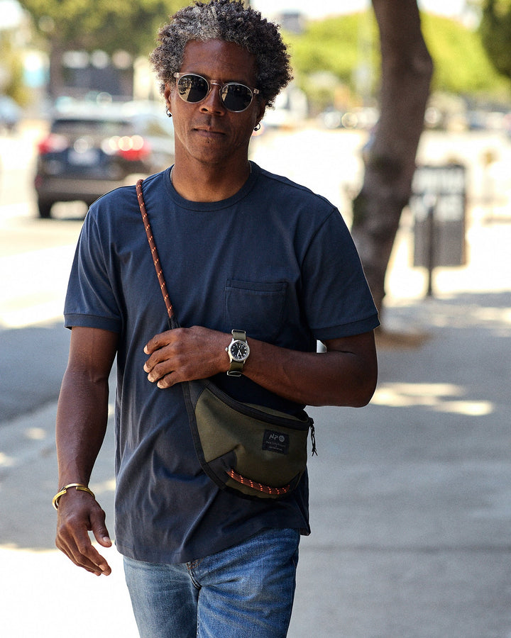 SOJOURN POCKET TEE-INDIGO