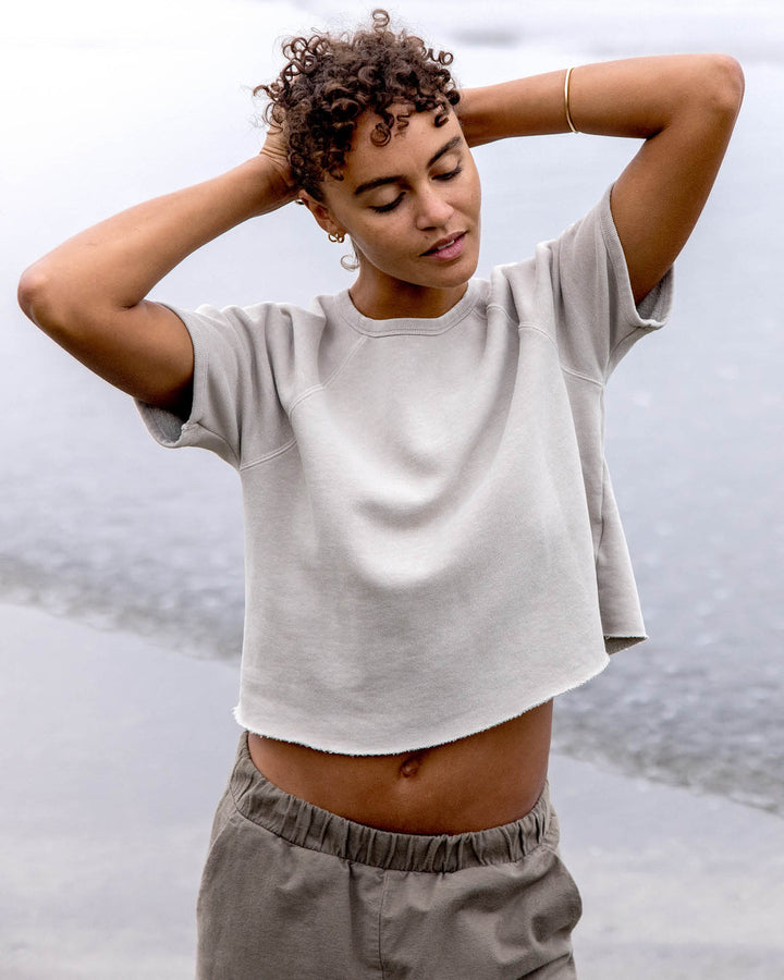 THE EASY S/S SWEATSHIRT-SANDSTONE
