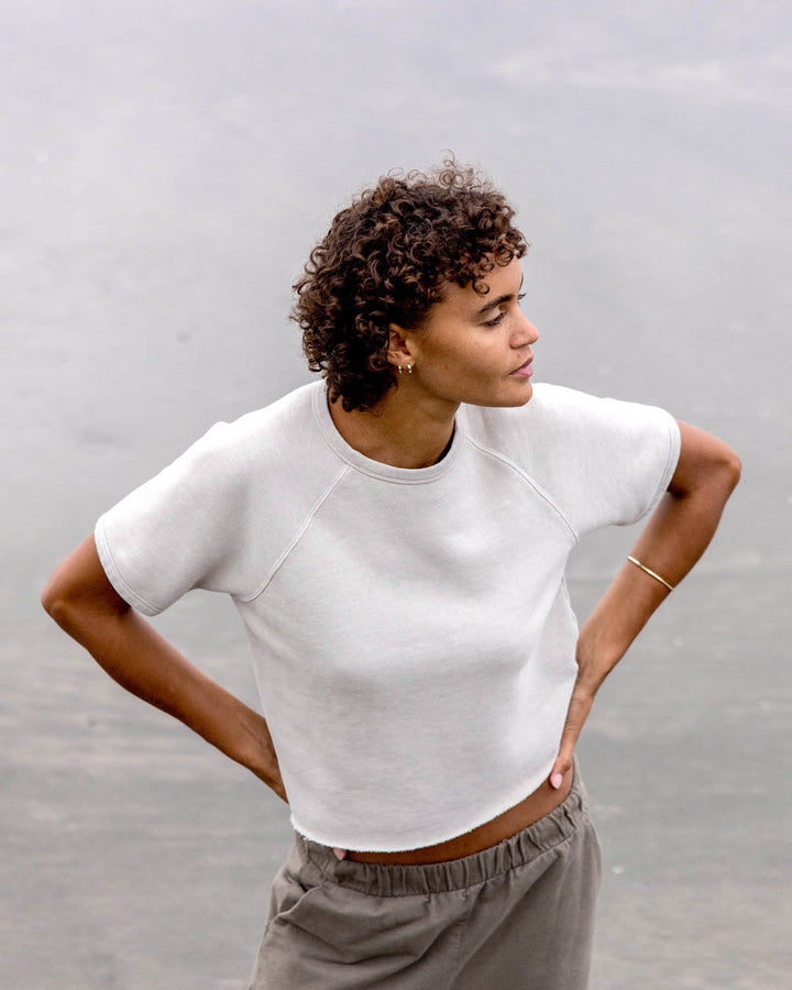 THE EASY S/S SWEATSHIRT-SANDSTONE