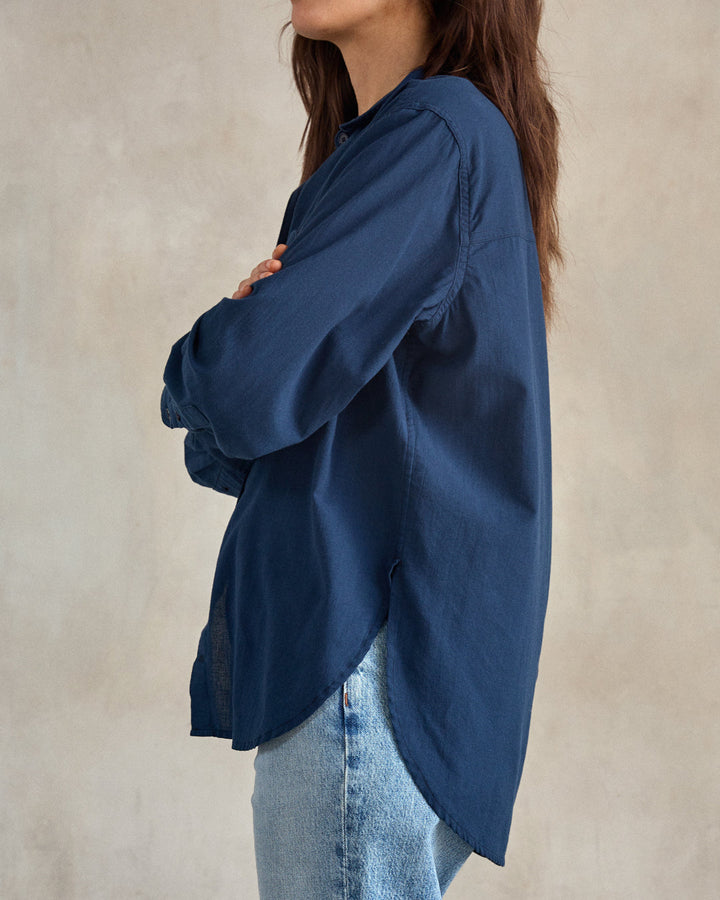 THE LIGHTWEIGHT WEEKEND SHIRT-INDIGO