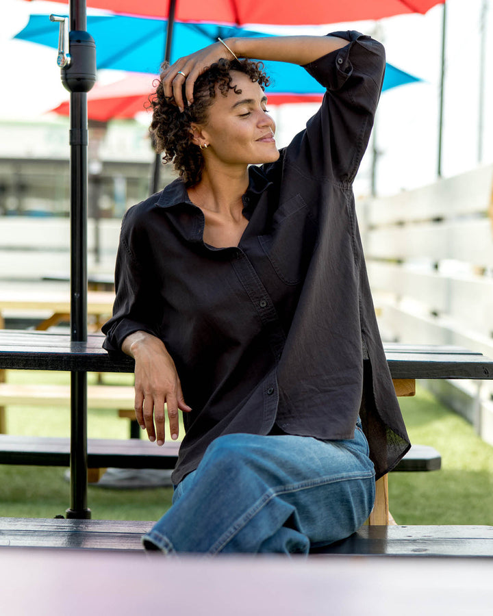 THE WEEKEND SHIRT-WASHED BLACK