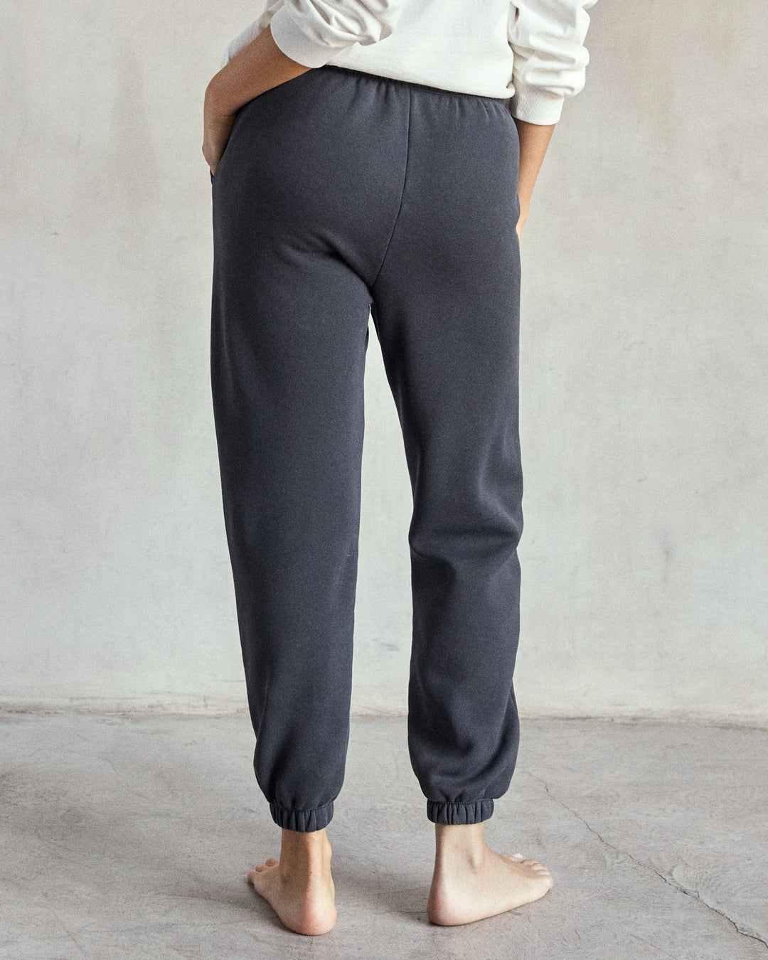 THE EASY SWEATPANTS-WASHED BLACK