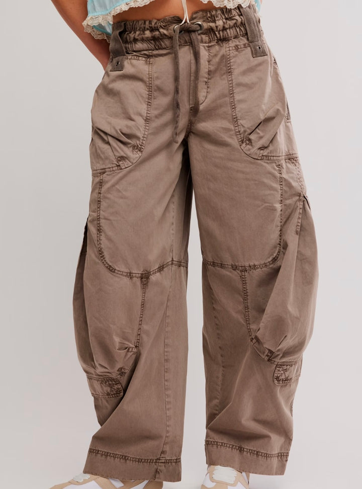 ONSET PARACHUTE PANT / DUSTED COCOA