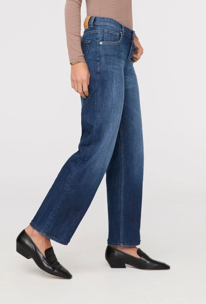 Performance Denim Mid Rise Straight-Blue Cascade
