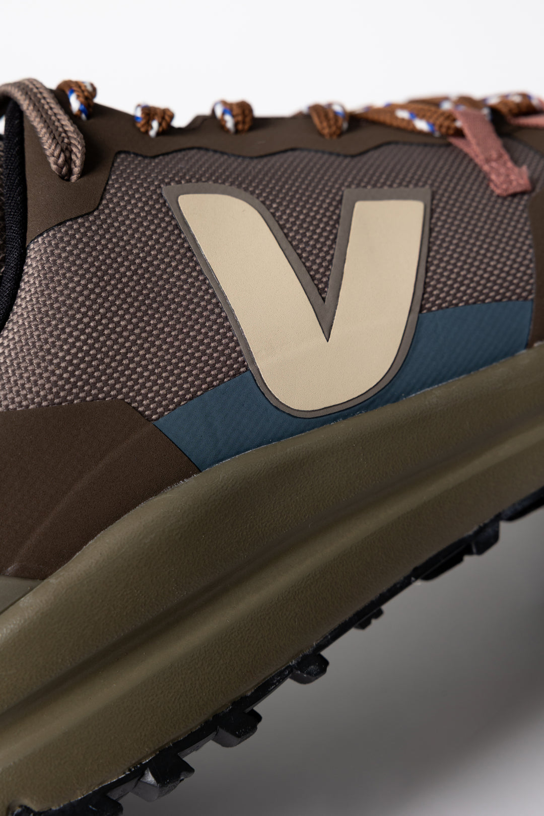 VEJA X Finisterre Fitz Roy-Basal