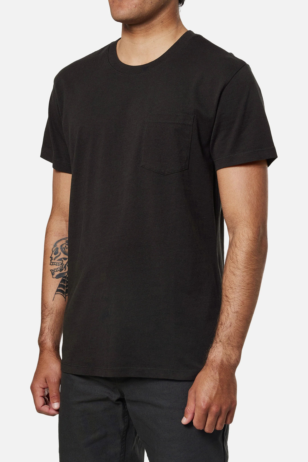 BASE TEE-BLACK WASH