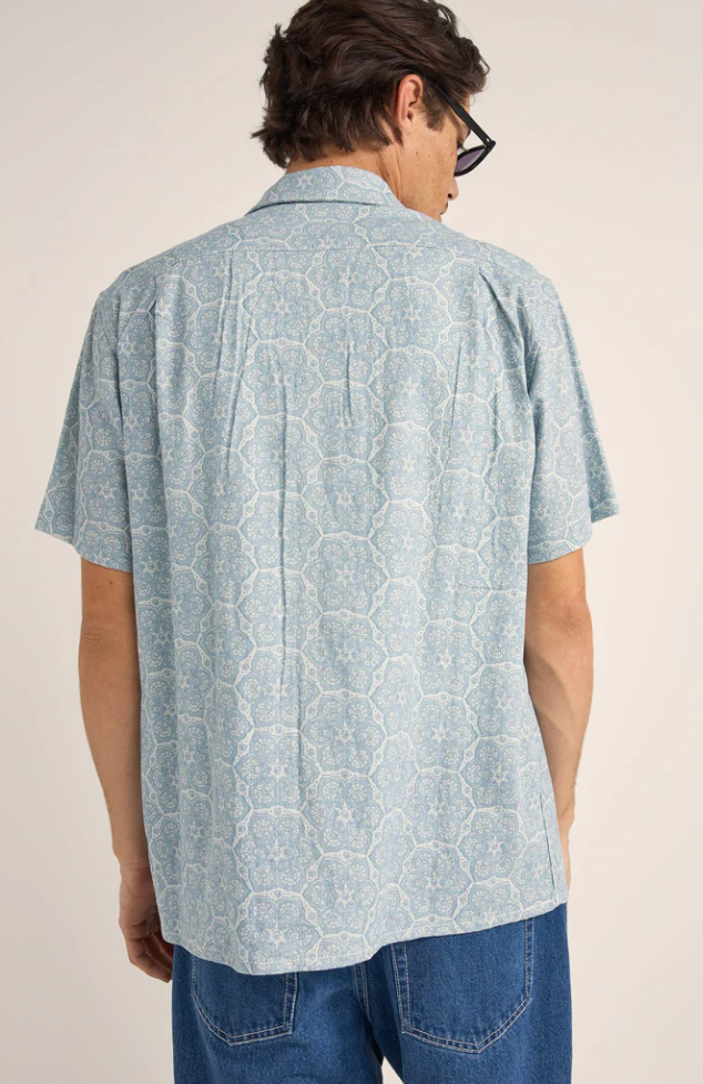 vera ss shirt-sky