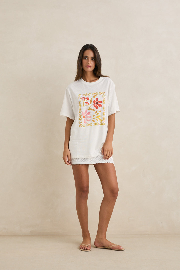 wildflower oversized t-shirt-vintage white