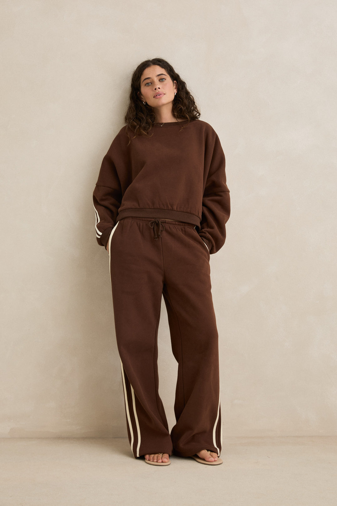 contrast sweatshirt-brown
