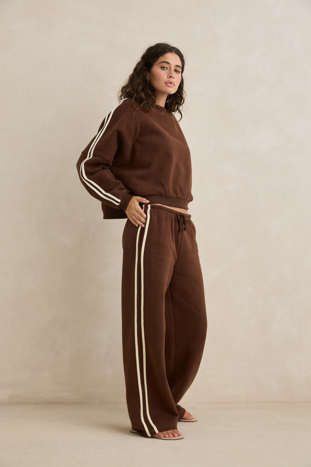 contrast sweatshirt-brown
