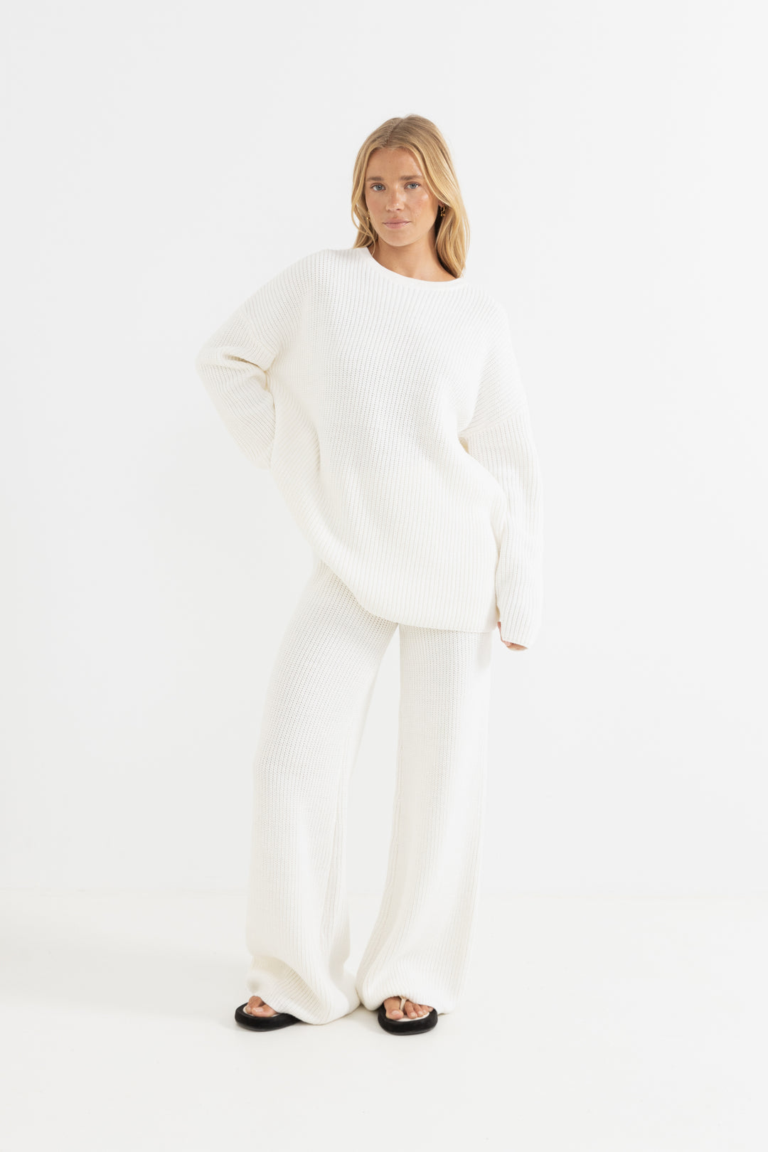 essential knit pant-white