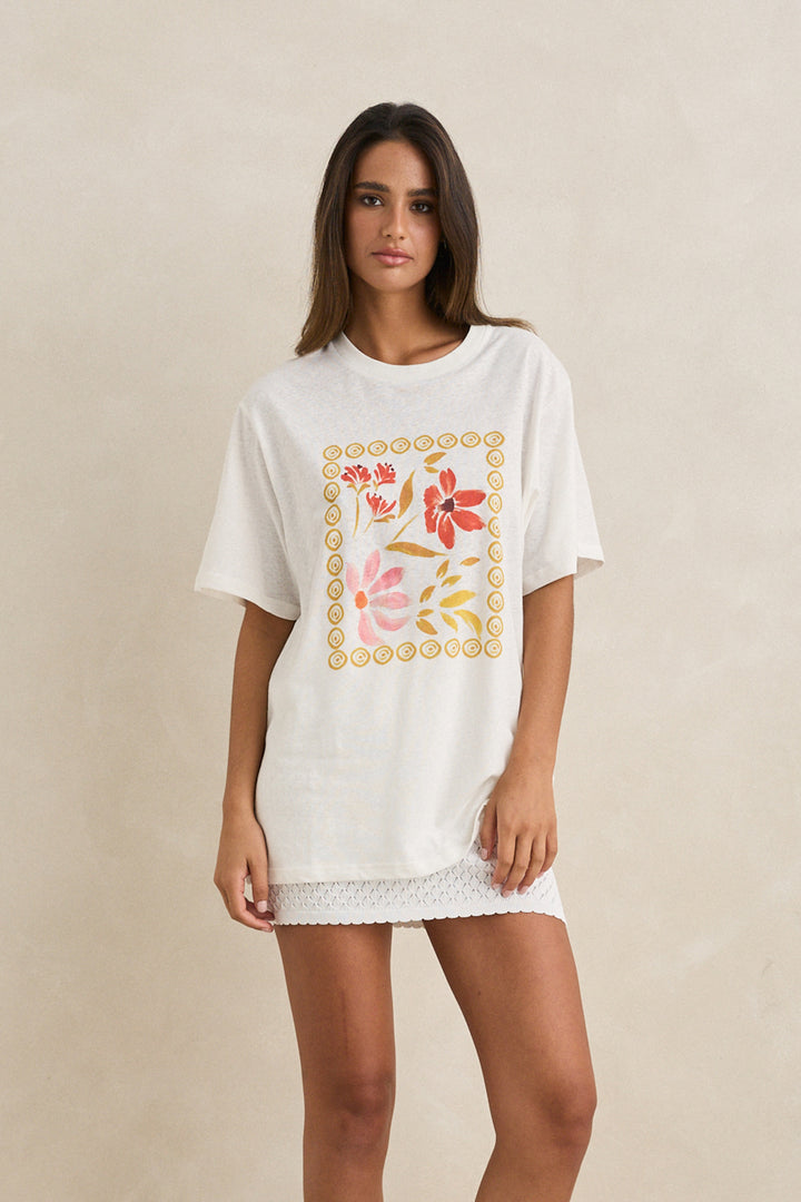 wildflower oversized t-shirt-vintage white